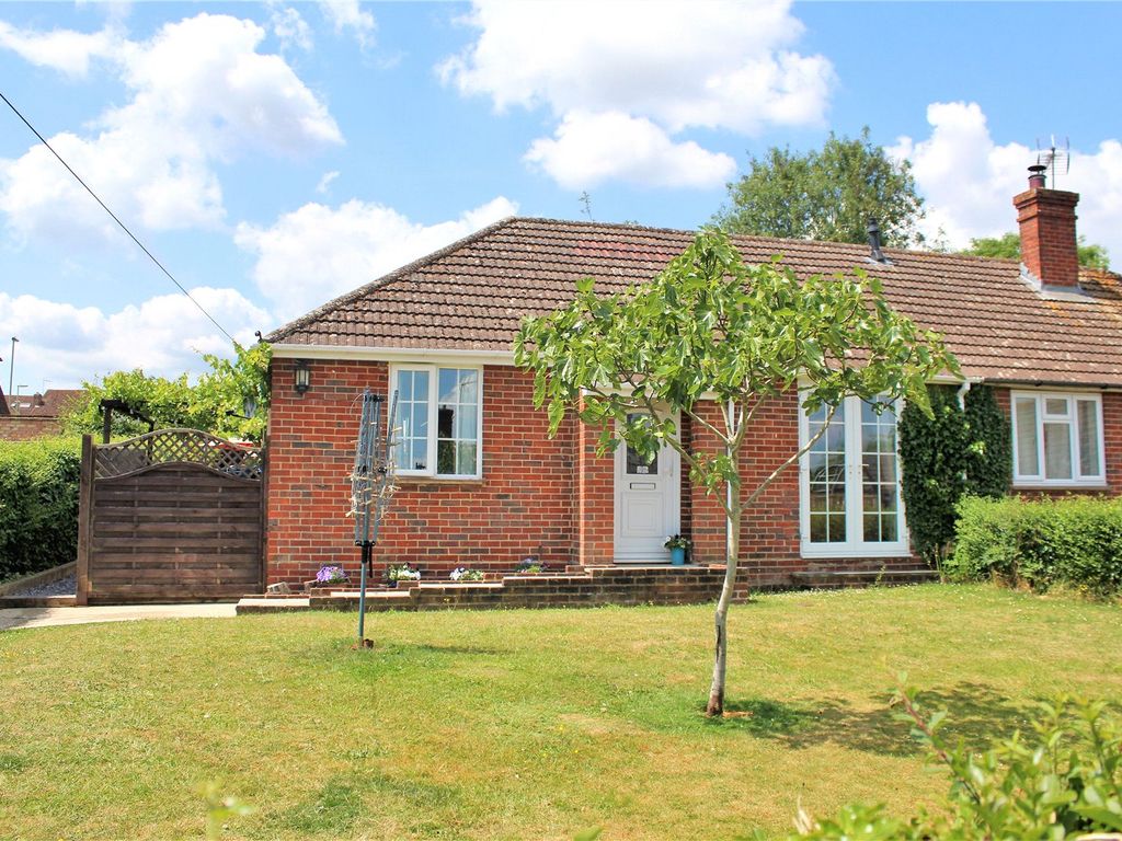 2 bed bungalow for sale in Buffins Road, Odiham, Hook, Hampshire RG29