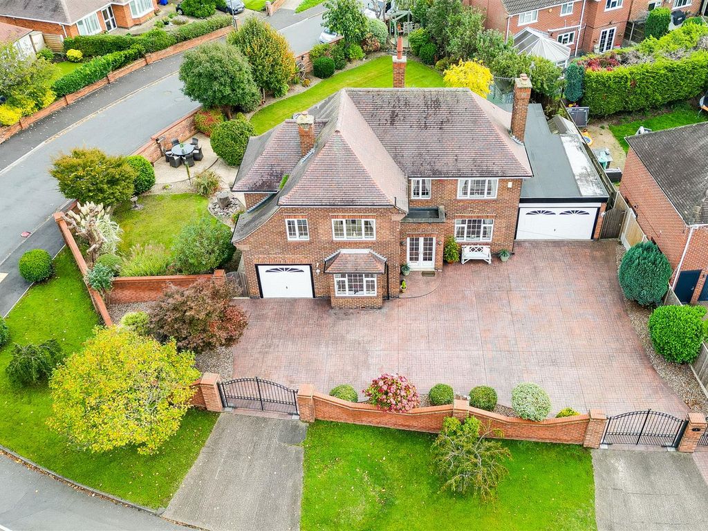 3 bed detached house for sale in Wilsthorpe Road, Long Eaton, Derbyshire NG10, £600,000 Zoopla