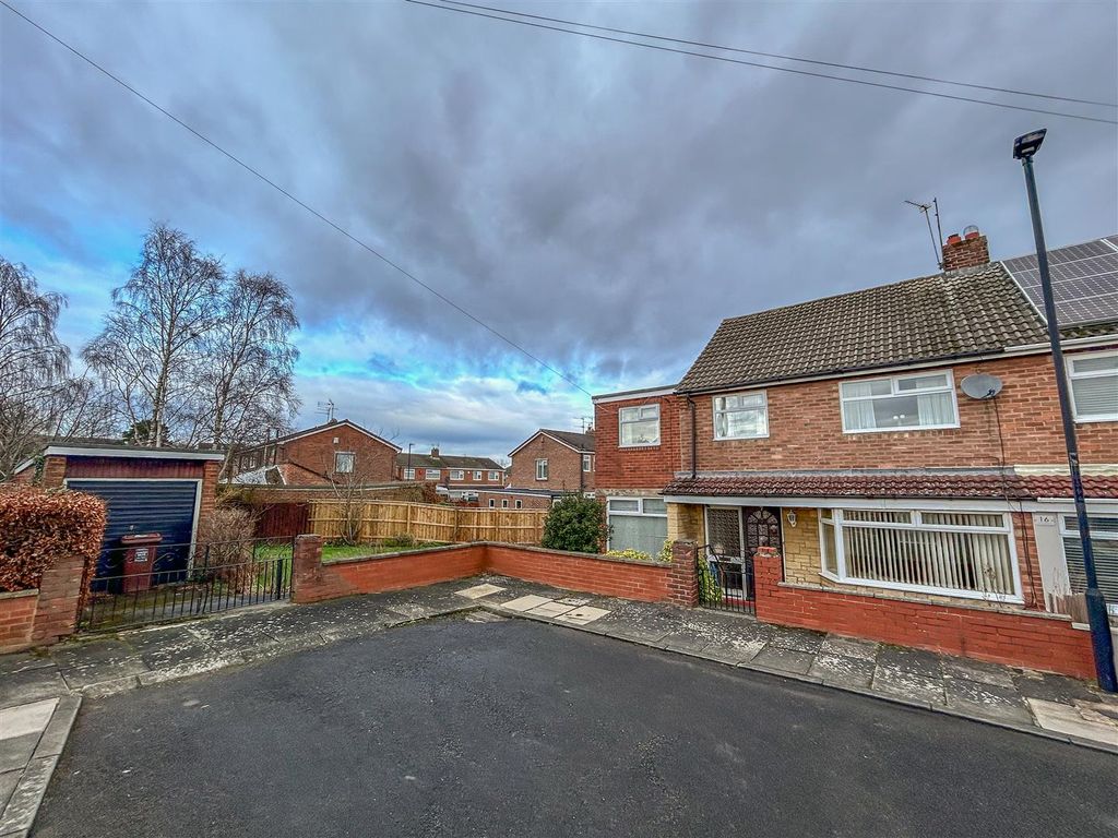 4 bed semidetached house for sale in Bywell Avenue, Fawdon, Newcastle