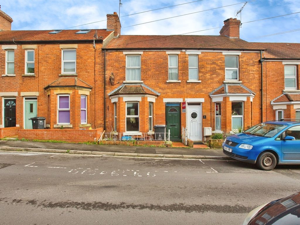 2 bed terraced house for sale in Cromwell Road, Yeovil BA21, £160,000