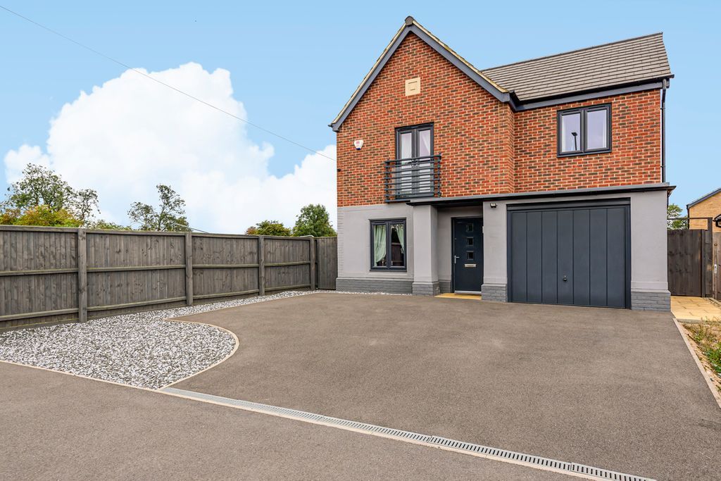 Ashton Green Road, Leicester LE4  