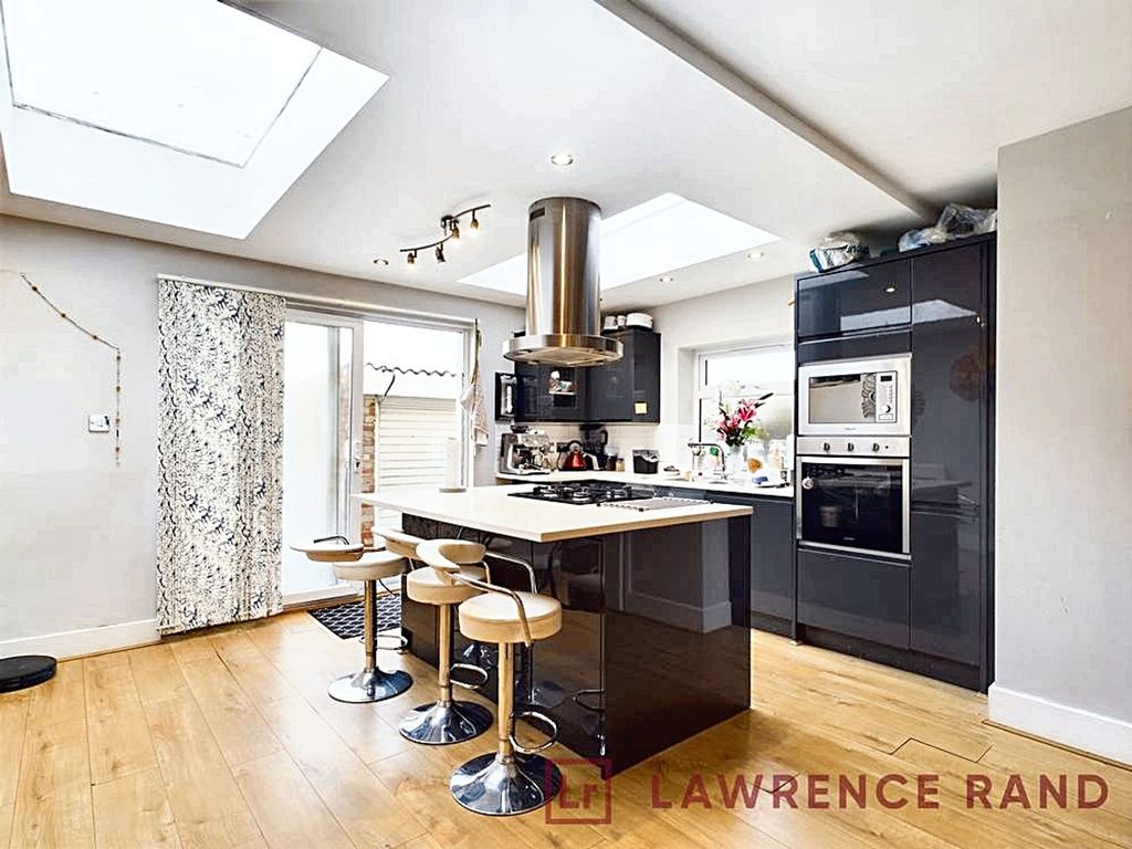 3 bed semidetached house for sale in The Heights, Northolt UB5, £