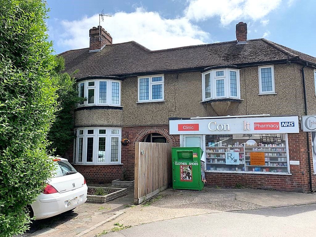 3 bed terraced house to rent in Tring Road, Aylesbury, Buckinghamshire