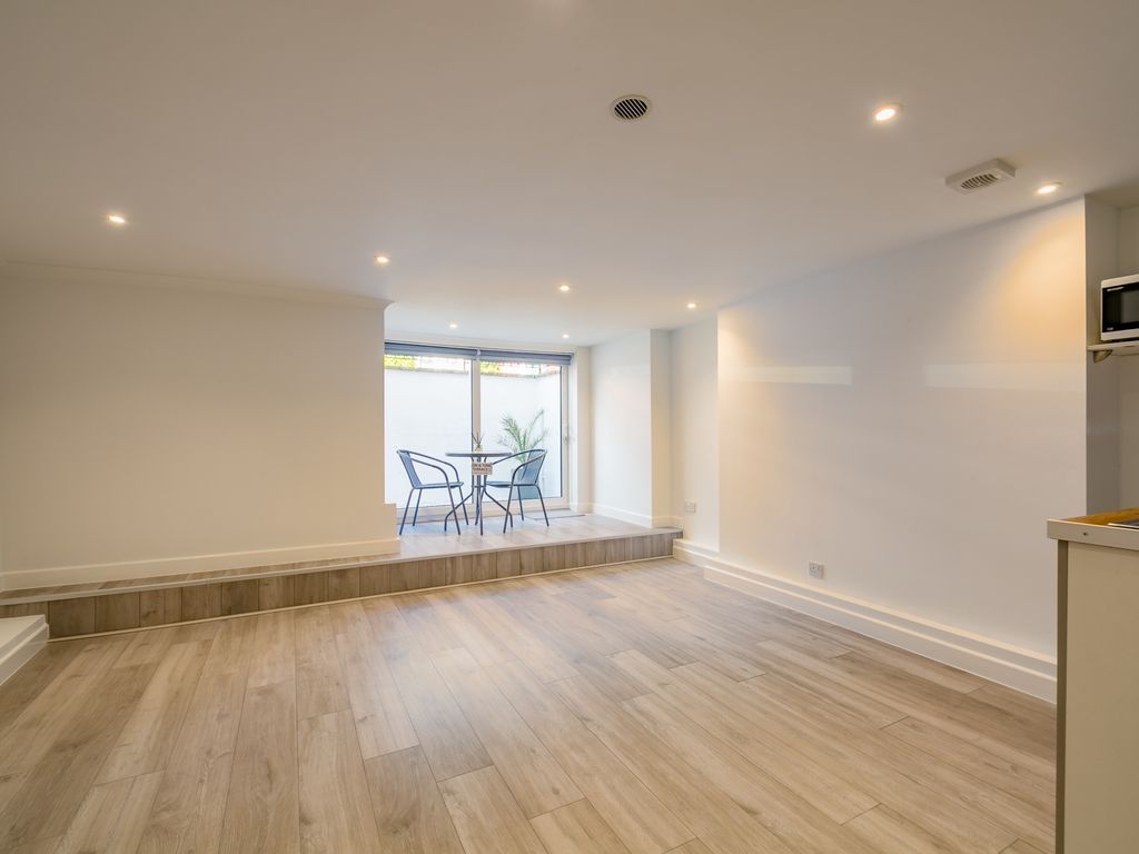 Springfield Road, Guildford GU1  