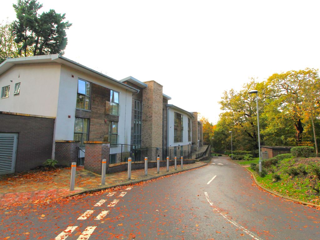 Lambert Court, Railton Close, Weybridge KT13  
