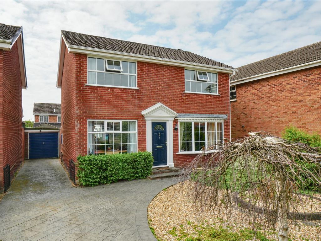 3 bed detached house for sale in Buckden Close, Easingwold, York YO61