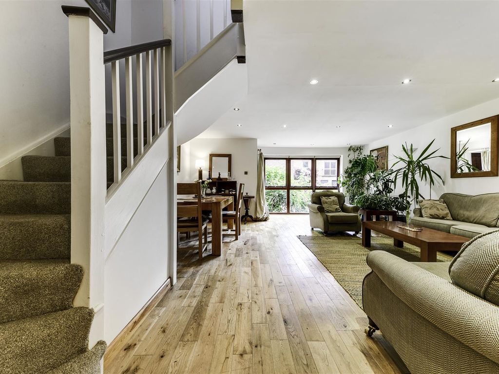 Belsize Village NW3, Belsize Park  