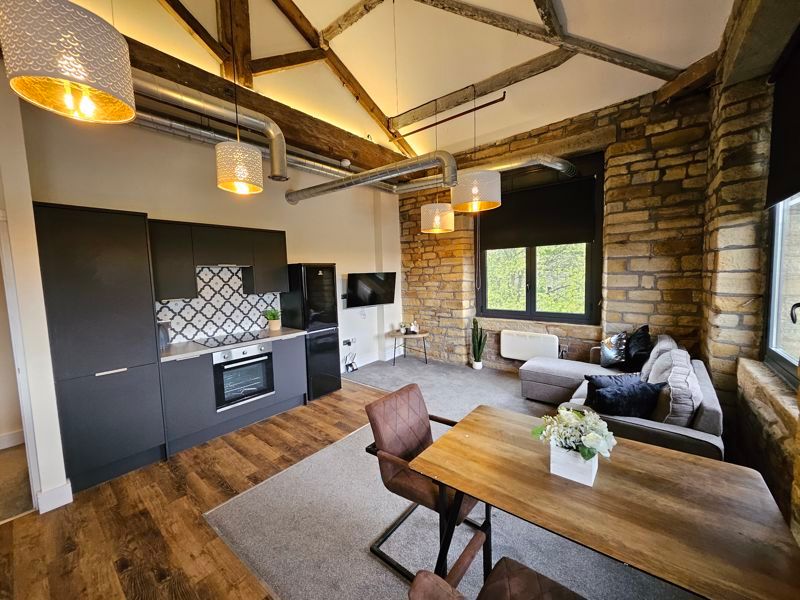 2 bed flat to rent in Britannia Road, Milnsbridge, Huddersfield HD3, £1,050 pcm Zoopla