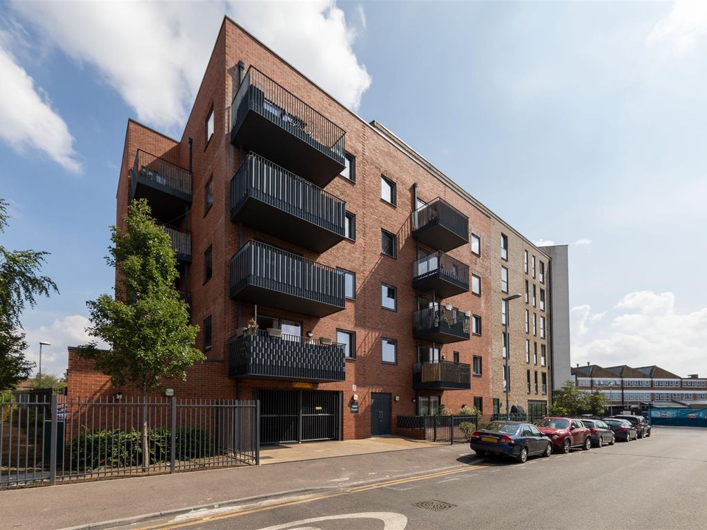 1 bed flat for sale in Sutherland Road, London E17, £330,000 Zoopla