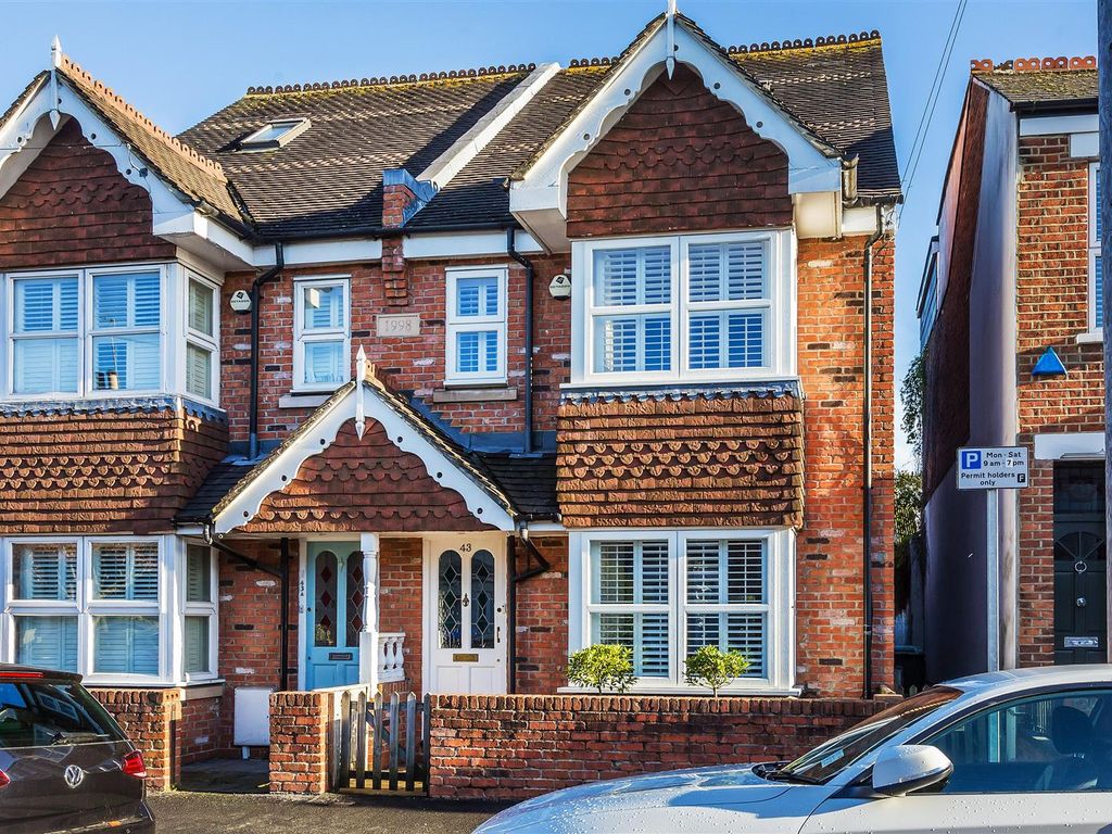 4 bed semidetached house for sale in Elmgrove Road, Weybridge KT13, £