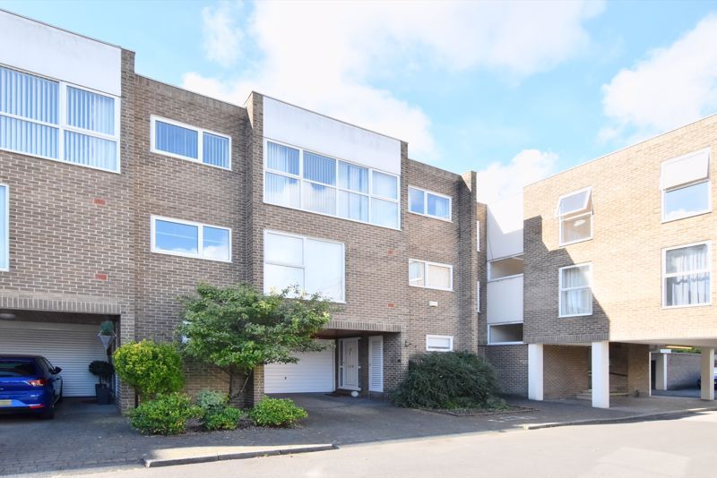 Albany Mews, Montagu Avenue, Gosforth, Newcastle Upon Tyne NE3  