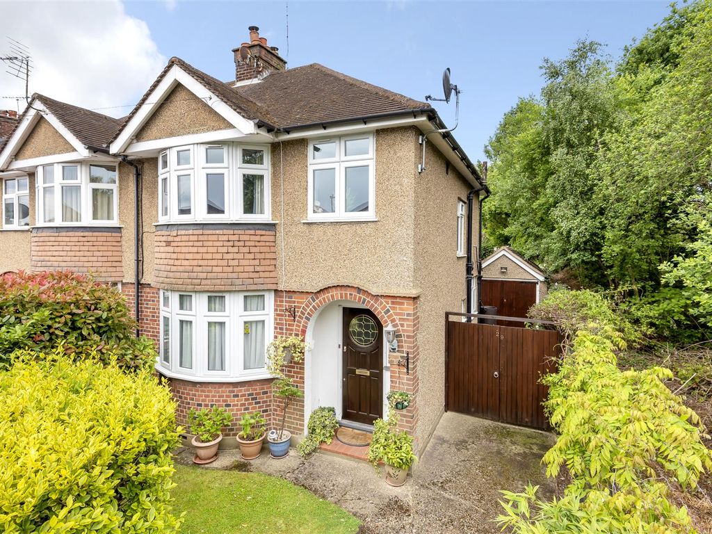 3 bed semidetached house for sale in Harvey Road, Croxley Green