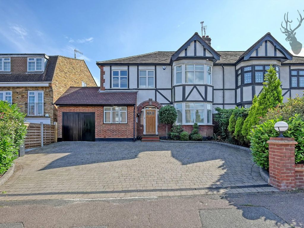 4 bed semidetached house for sale in Palmerston Road, Buckhurst Hill