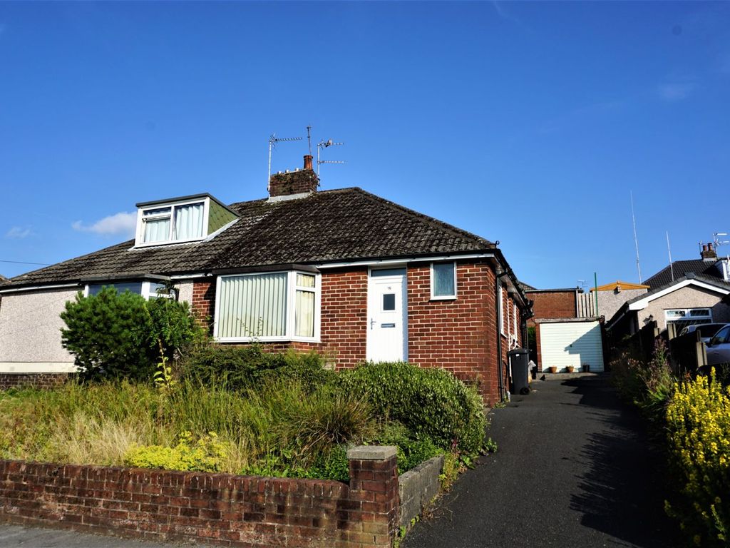 2 bed semidetached bungalow for sale in Queens Drive, Oswaldtwistle