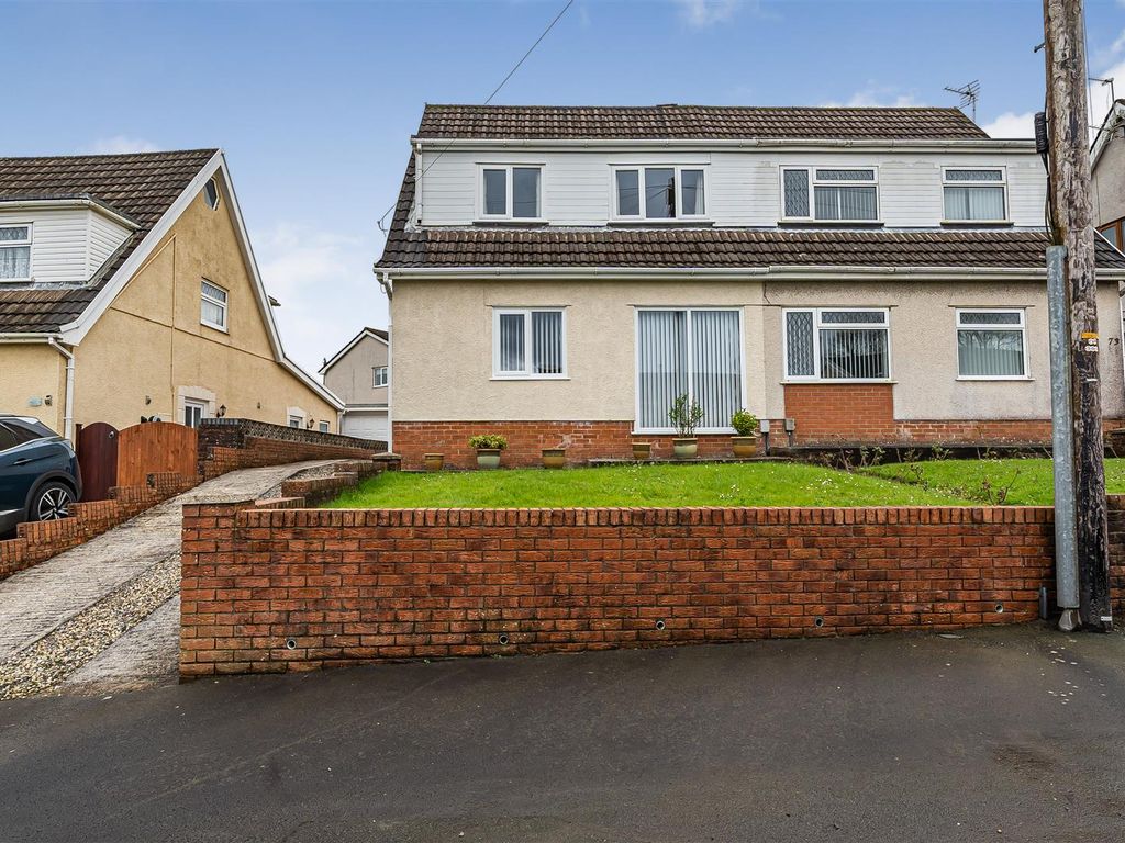 3 bed semidetached house for sale in Brithwen Road, Waunarlwydd