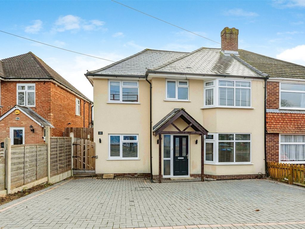 5 bed semidetached house for sale in Middle Road, Southampton