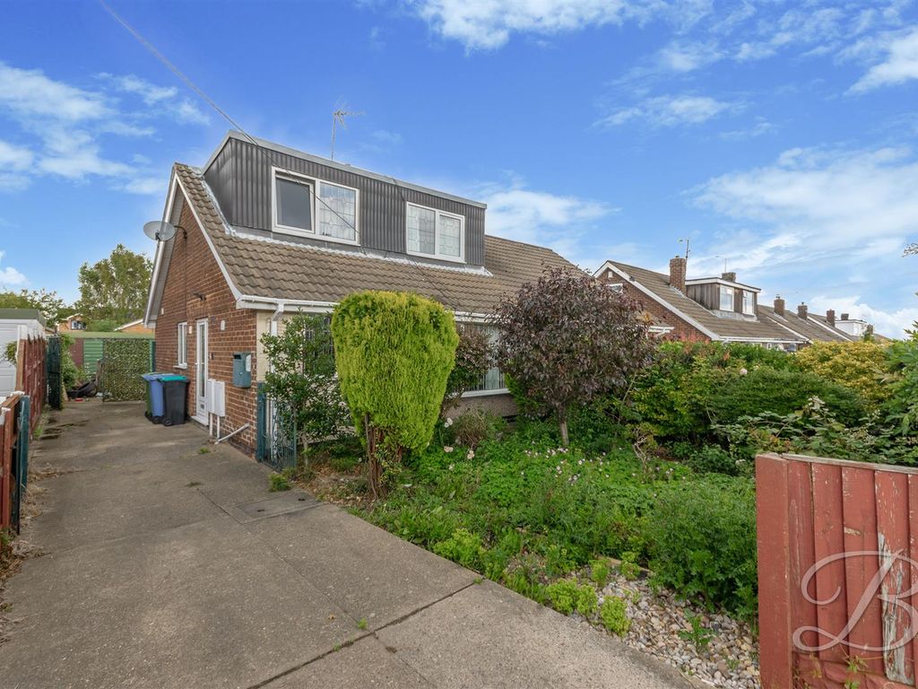 2 bed semidetached house for sale in Park Hall Road, Mansfield