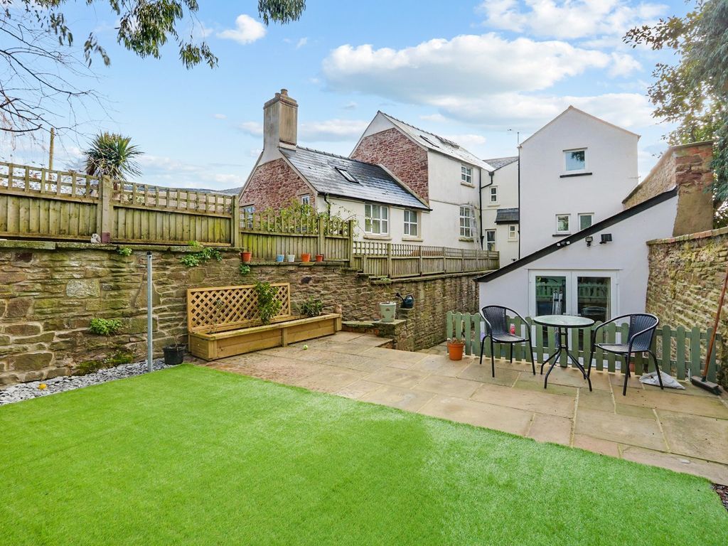 4 bed semidetached house for sale in Raglan Gardens, Lydney