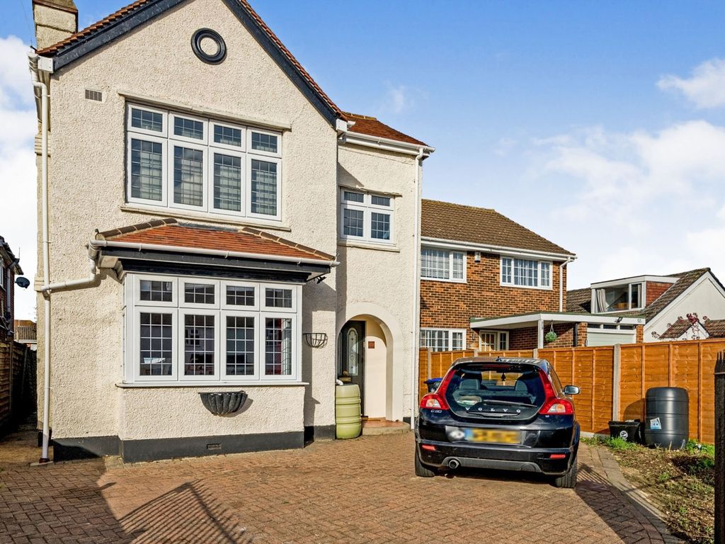 5 bed detached house for sale in Orchardville, Burnham, Slough SL1 Zoopla