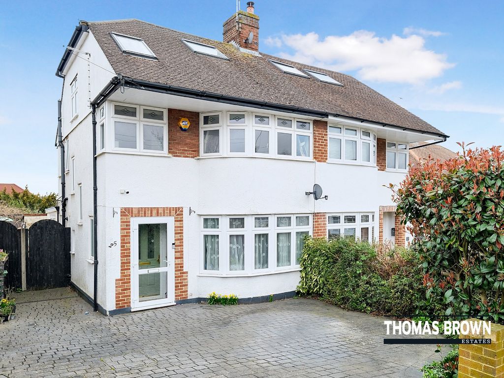 4 bed semidetached house for sale in South Drive, Farnborough
