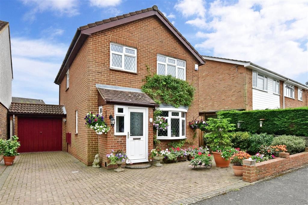4 bed detached house for sale in Whitebeam Drive, Coxheath, Maidstone
