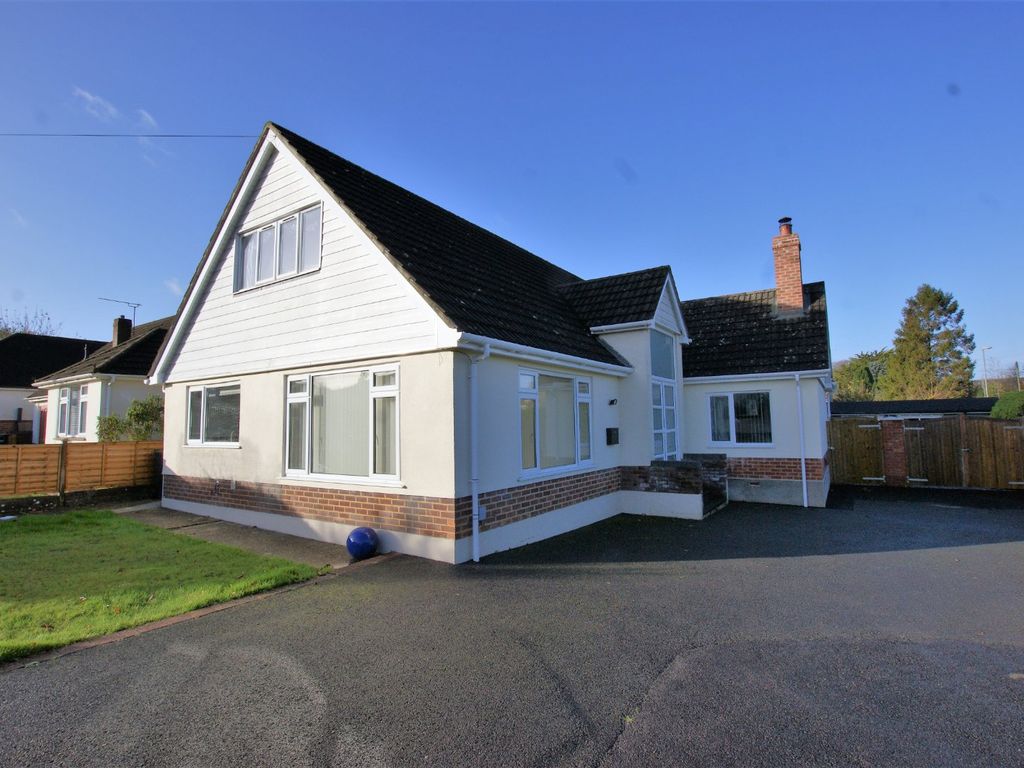 4 bed bungalow for sale in Ivor Road, Corfe Mullen, Wimborne, Dorset