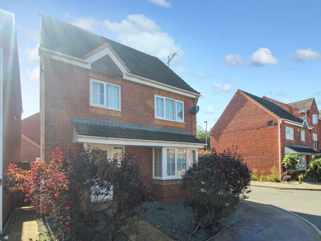 3 bed detached house for sale in Burberry Avenue, Hucknall, Nottingham