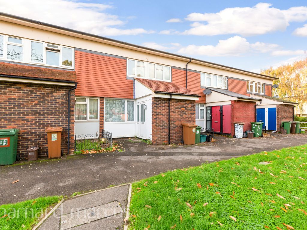 4 bed property to rent in Defiant Way, Wallington SM6 Zoopla