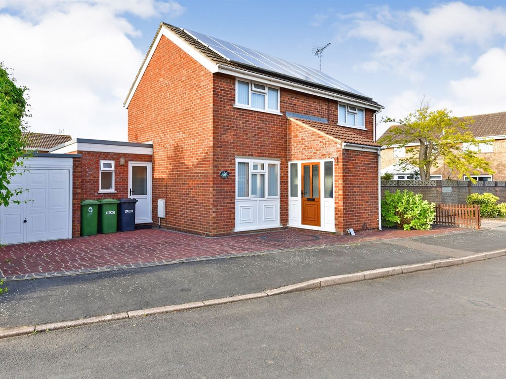 3 bed detached house for sale in Pheasant Way, Yaxley, Peterborough PE7