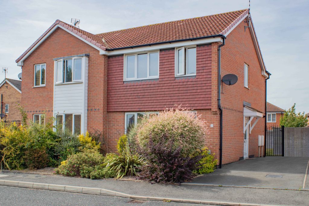 3 bed semidetached house for sale in Dunbar Close, Long Eaton