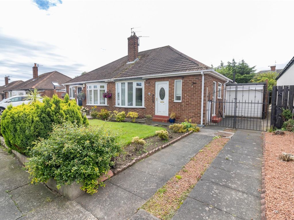 2 bed semidetached bungalow for sale in Ashwood Grove, North Gosforth