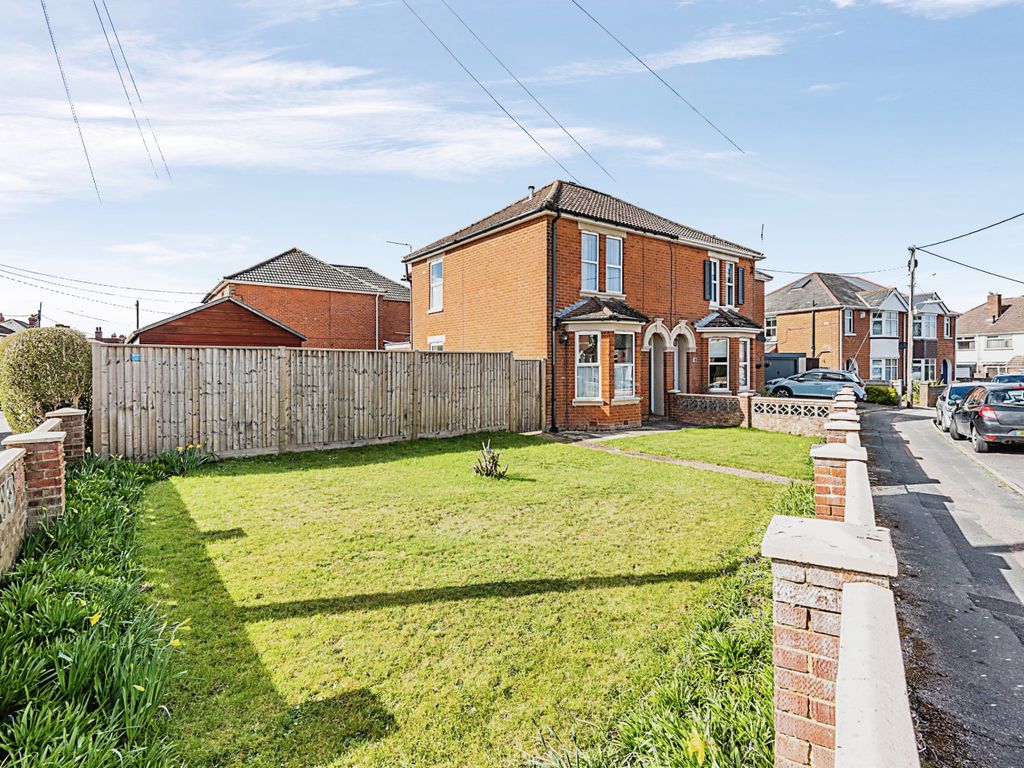 3 bed semidetached house for sale in Bagber Road, Totton, Southampton