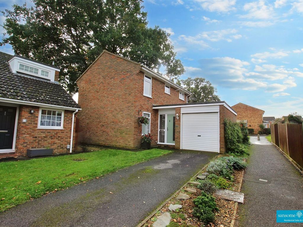 3 bed detached house for sale in Chase, Tilehurst, Reading