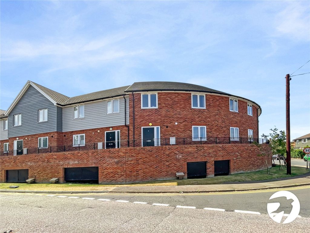 3 bed terraced house for sale in Branbridges Road, East Peckham