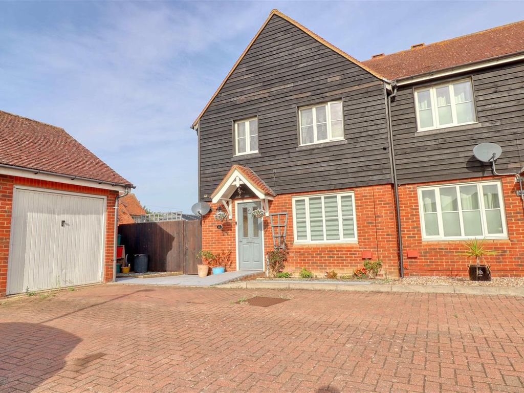 3 bed semidetached house for sale in Shelley Road, ClactonOnSea CO16