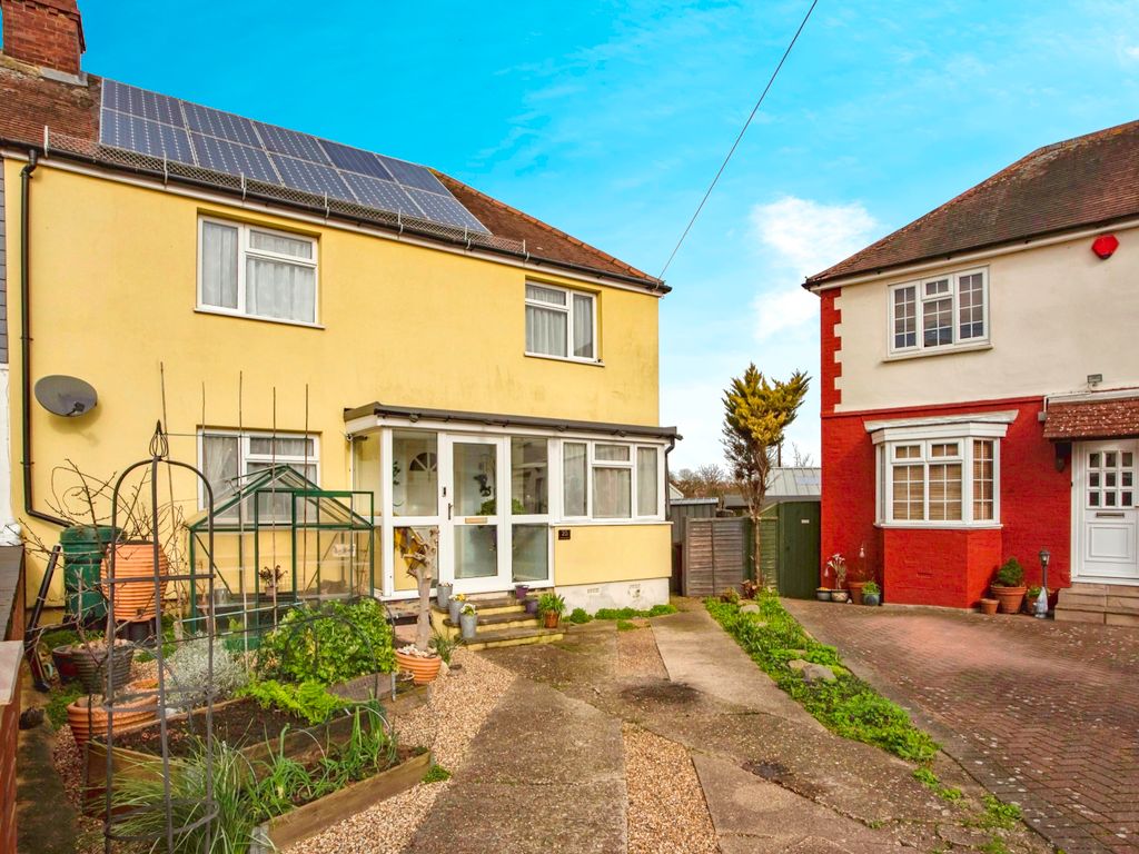 4 bed semidetached house for sale in Pine Road, Rochester ME2, £