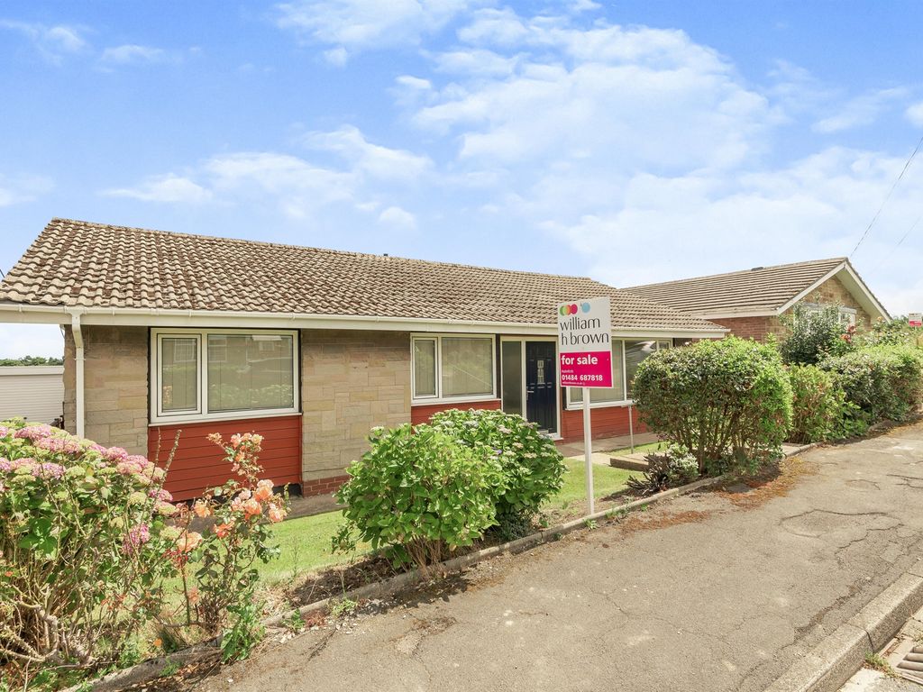 3 bed detached bungalow for sale in Viking Avenue, Emley, Huddersfield HD8 Zoopla