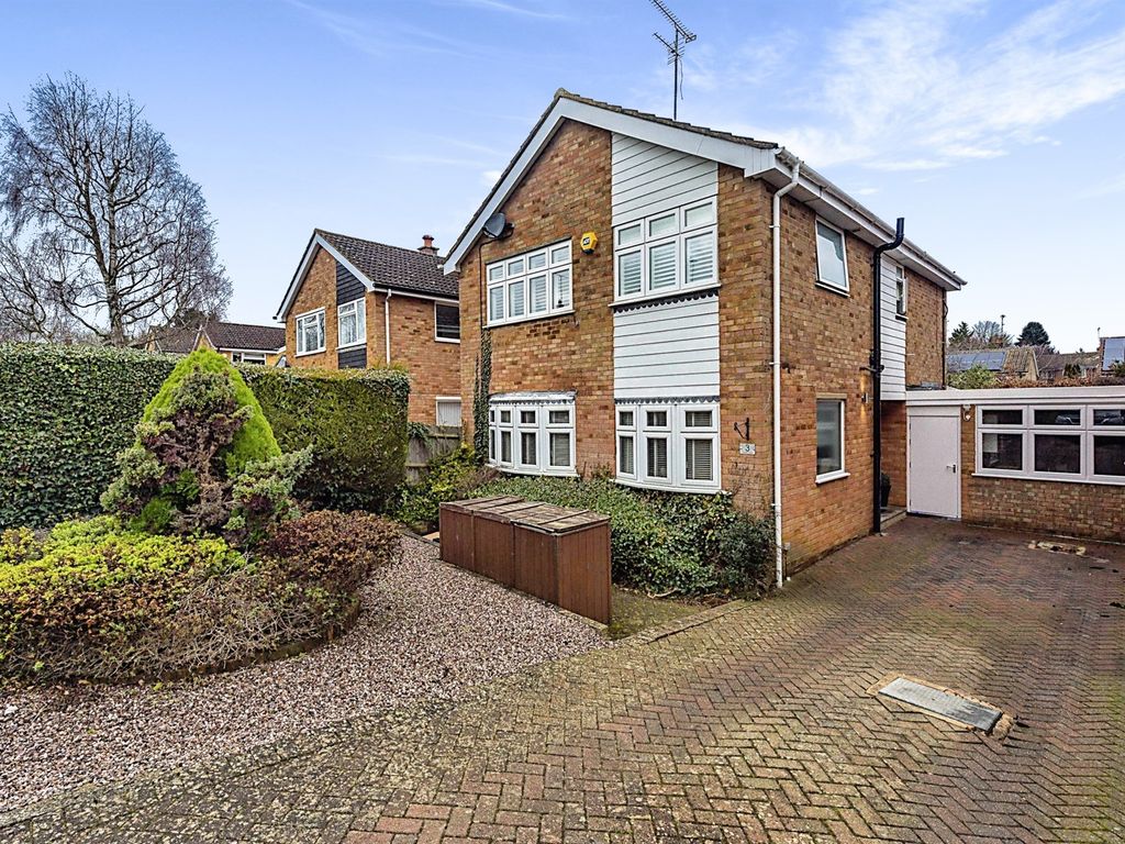 3 bed detached house for sale in Tintern Close, Harpenden AL5 Zoopla