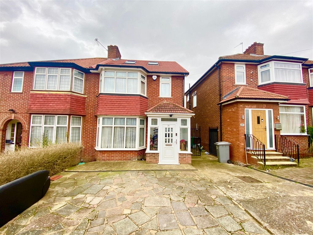 5 bed semidetached house for sale in Ennerdale Drive, London NW9, £