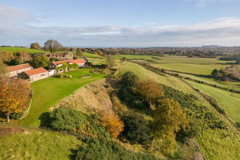 3 bed detached house for sale in Scalby Nabs, Scalby, North Yorkshire