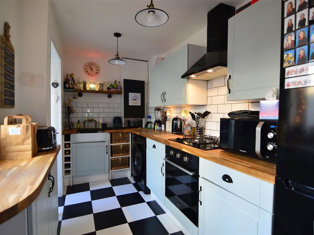 2 bed terraced house for sale in New Street, Brightlingsea, Colchester