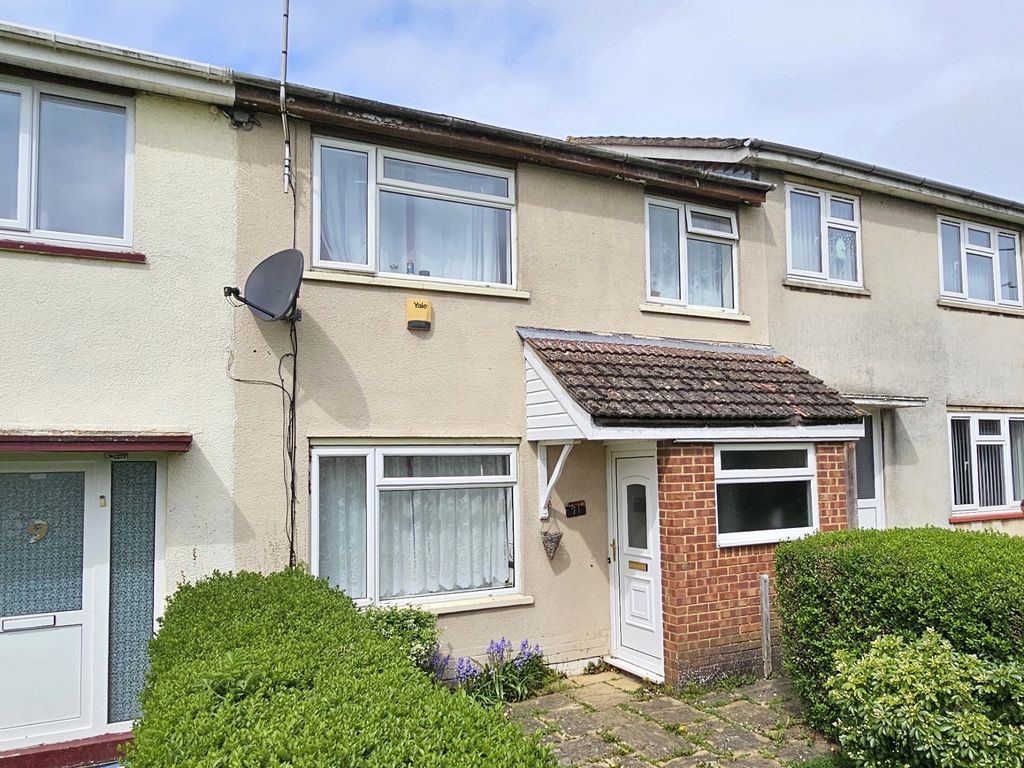 3 bed terraced house for sale in Longfellow Road, Wellingborough