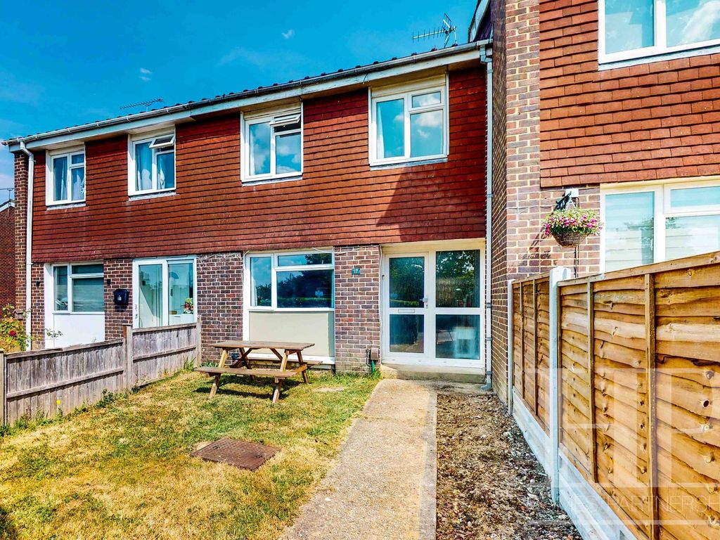 3 bed terraced house to rent in Goffs Lane, Crawley RH11, £1,600 pcm