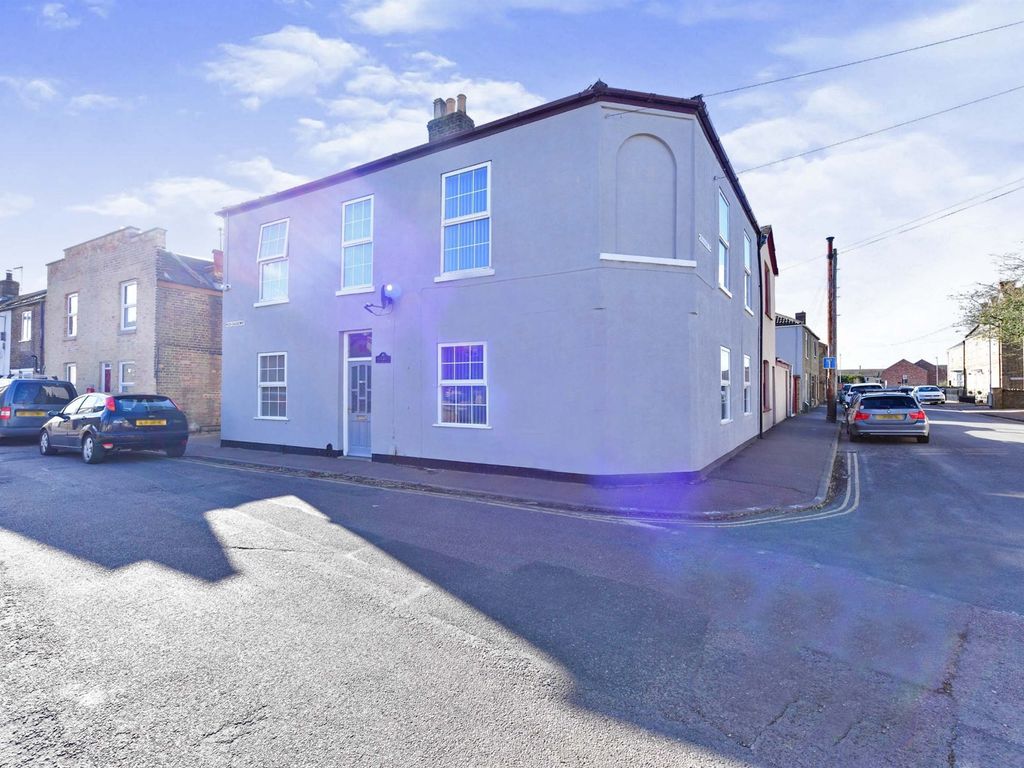 6 bed semidetached house for sale in High Causeway, Whittlesey