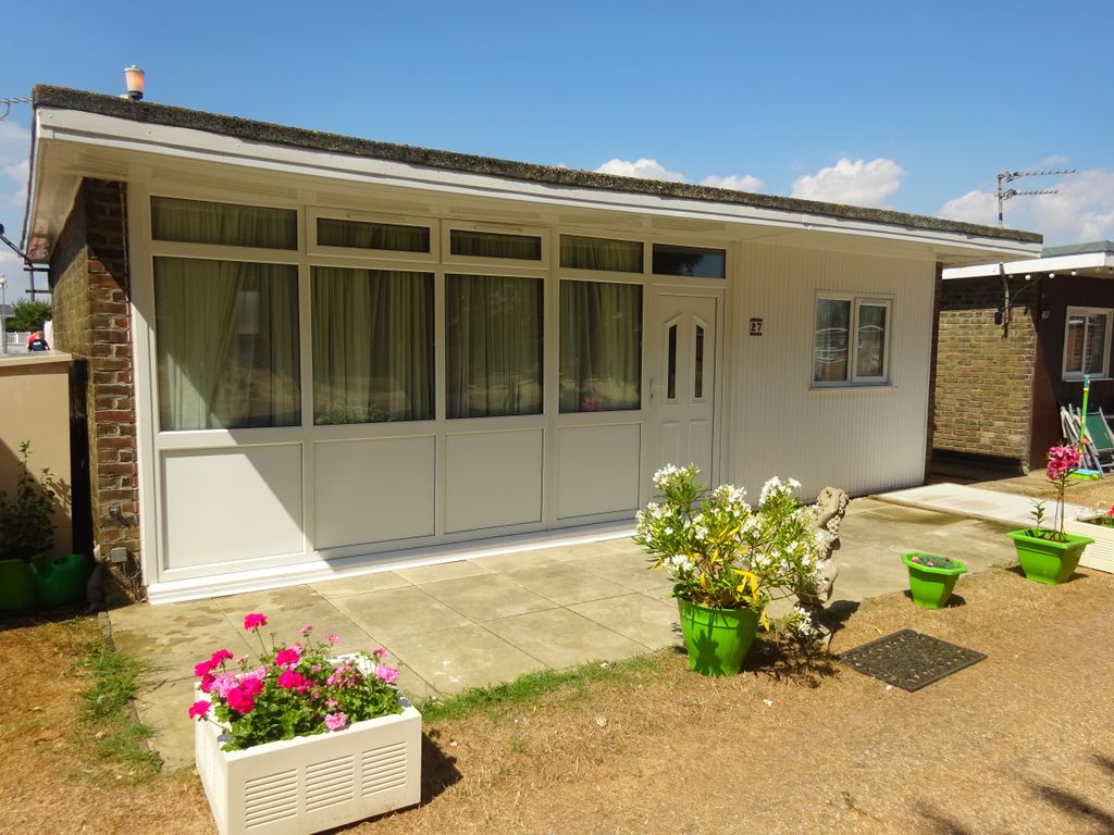 2 bed property for sale in The Parade, Greatstone, New Romney TN28 Zoopla