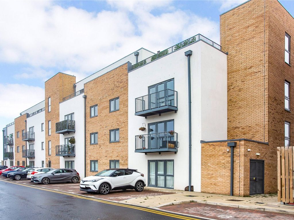 New home, 2 bed flat for sale in Gorse Road, Luton LU1, £230,000 Zoopla