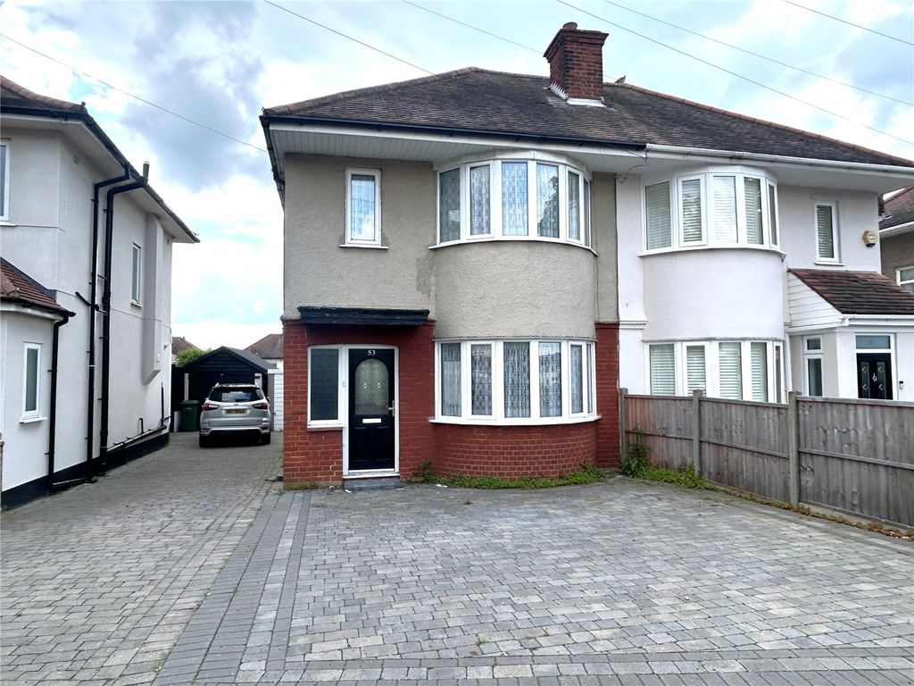 2 bed semidetached house for sale in Lynwood Drive, Romford RM5, £