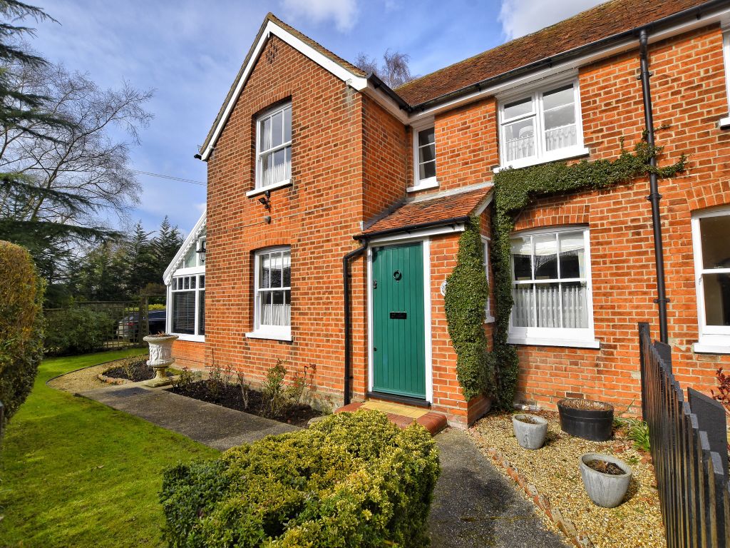 2 bed semidetached house for sale in Fryerning, Ingatestone, Essex CM4