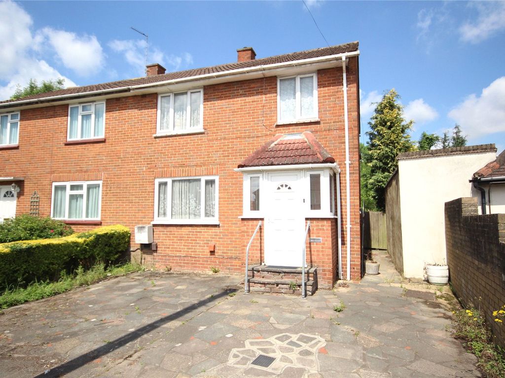 3 bed semidetached house for sale in Bushfield Crescent, Edgware