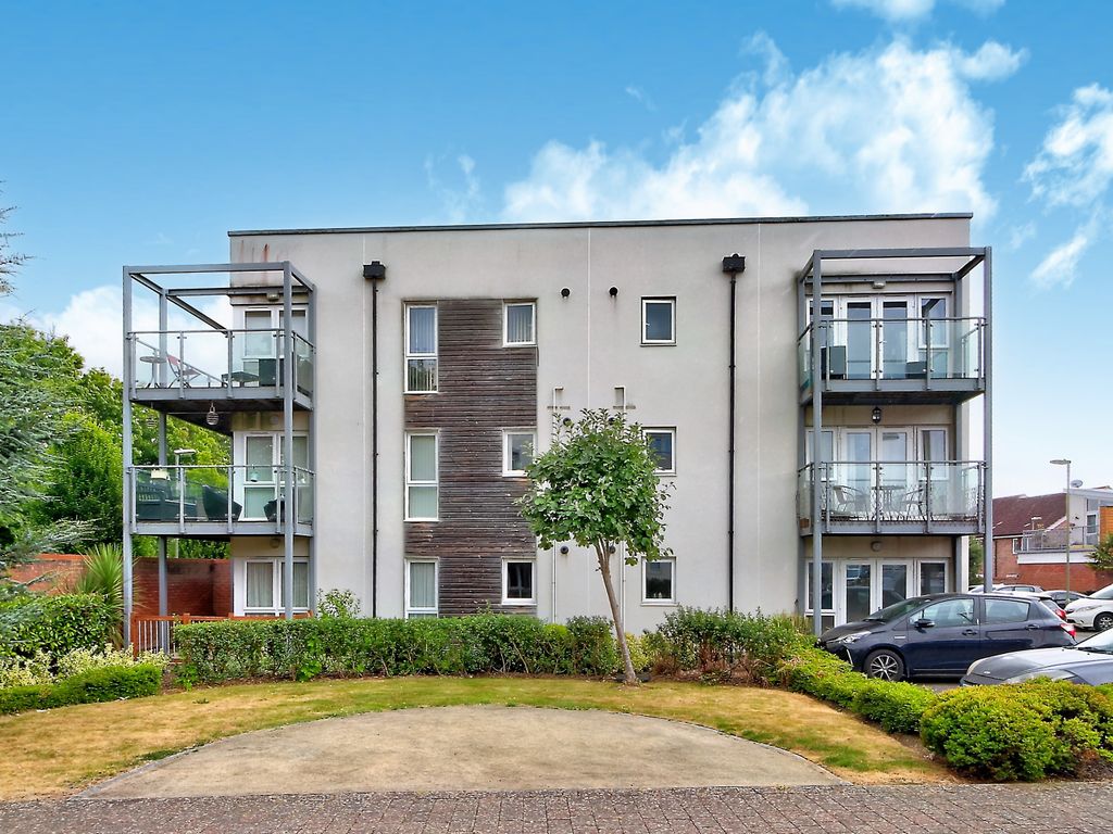 2 bed flat for sale in Wylie Gardens, Basingstoke RG24 Zoopla